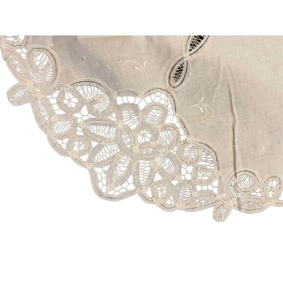 NWT Battenberg embroidered lace Tatting detail, coverlet size twin - Picture 4 of 7